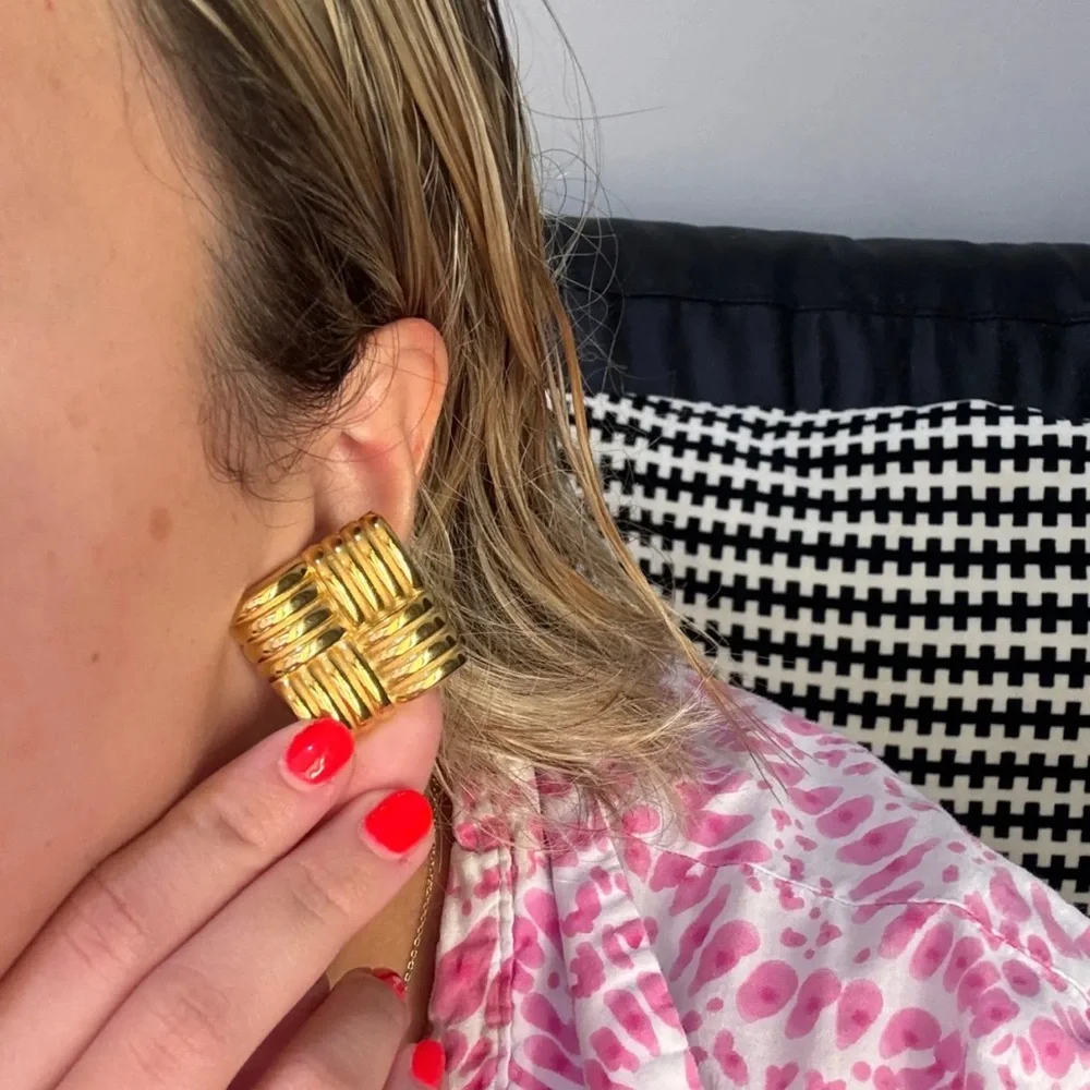 GOODREVIEWS ⭐️⭐️⭐️⭐️⭐️ Vintage Stella Gold Earrings |StainlessSteel 18K - Picture 13 of 17